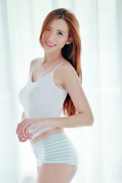 鞭打美女